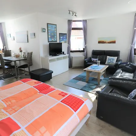 Strandlaeufer Im Lindenhof Apartmán *
